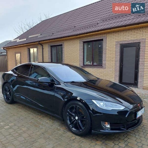 Tesla Model S 2015