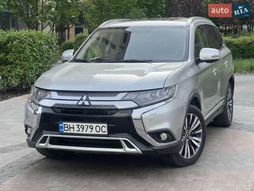 Mitsubishi Outlander 2020