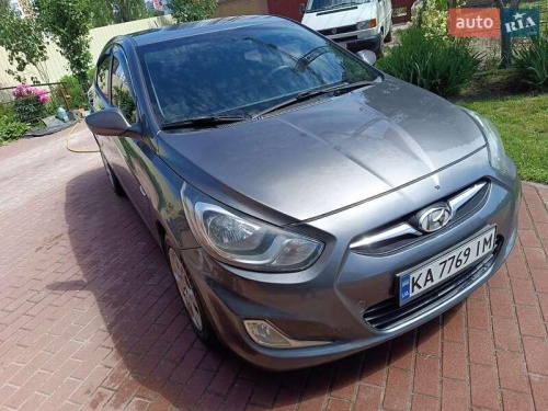Hyundai Accent 2013