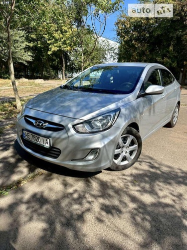 Hyundai Accent 2013