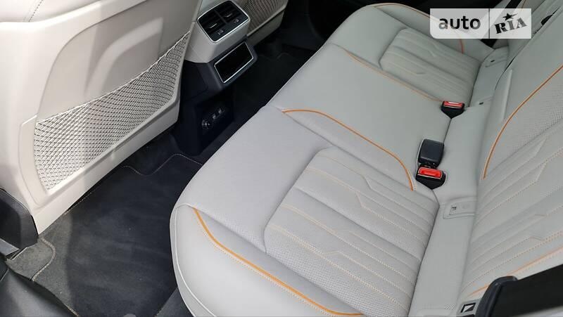 Audi e-tron 2019