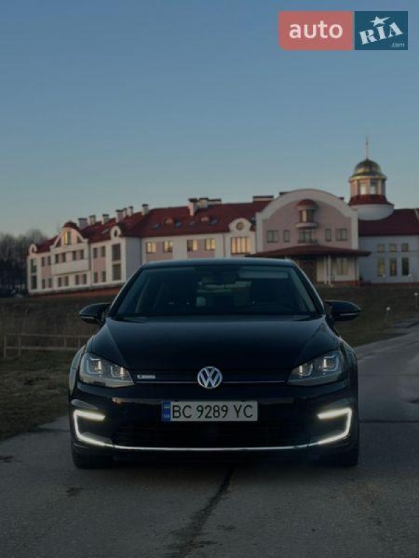 Volkswagen e-Golf 2015