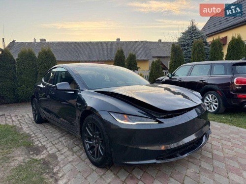 Tesla Model 3 2025