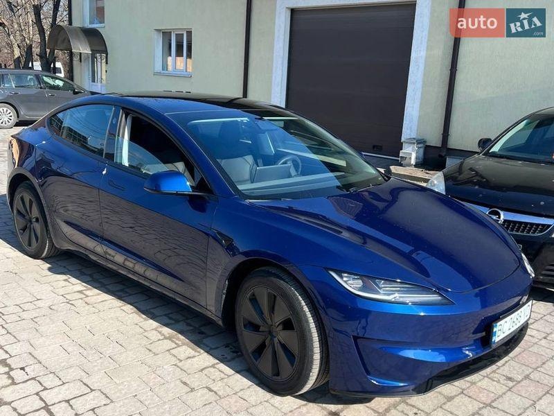 Tesla Model 3 2024