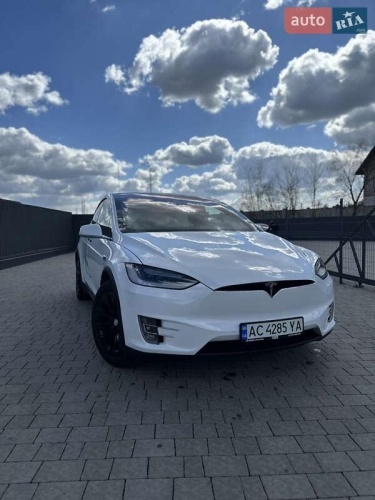 Tesla Model X 2017