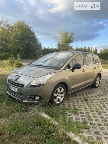 Peugeot 5008 2011