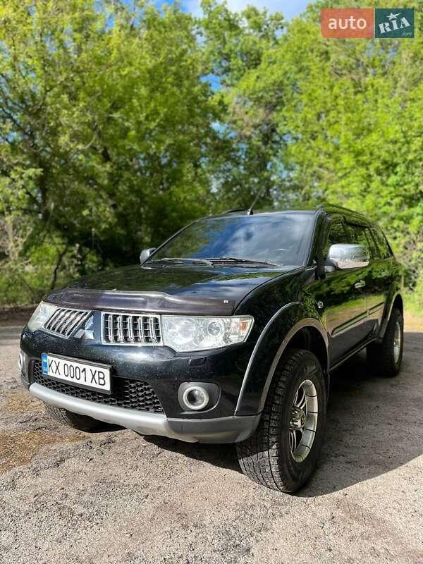 Mitsubishi Pajero 2013