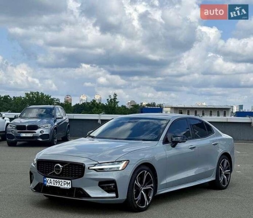 Volvo S60 2023