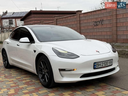 Tesla Model 3 2020