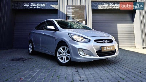 Hyundai Accent 2011
