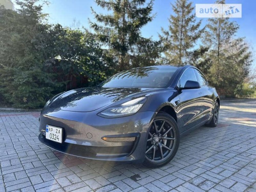 Tesla Model 3 2019