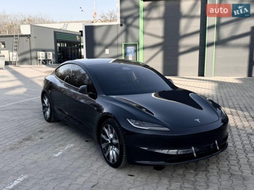 Tesla Model 3 2024