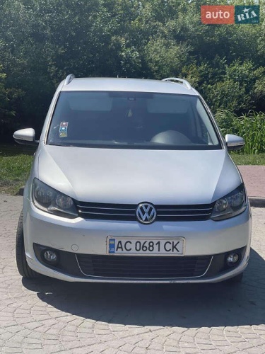 Volkswagen Touran 2012