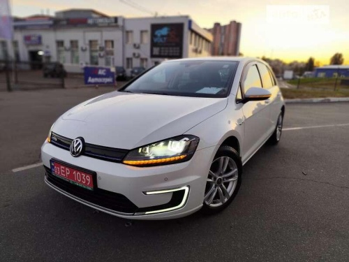 Volkswagen e-Golf 2015