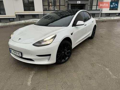 Tesla Model 3 2020