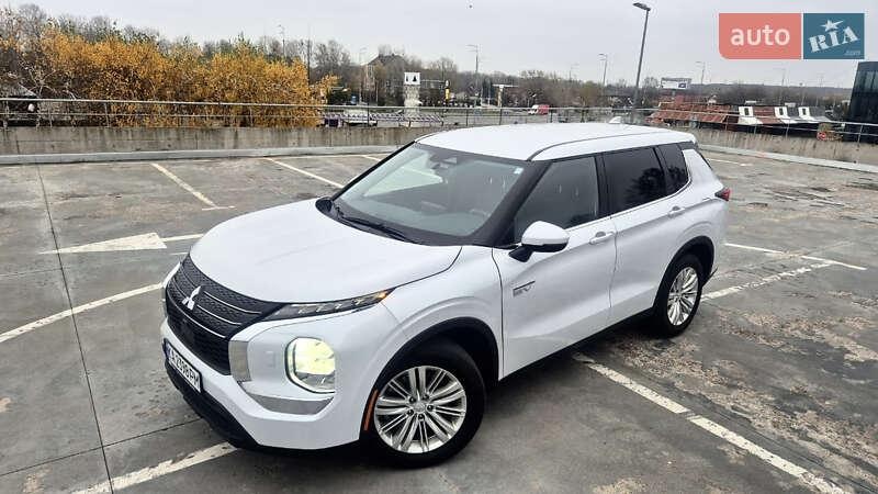 Mitsubishi Outlander 2023