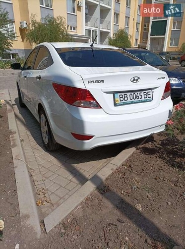 Hyundai Accent 2013