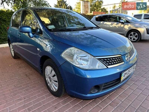 Nissan TIIDA 2008
