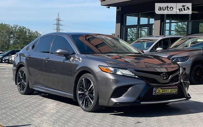 Toyota Camry 2019
