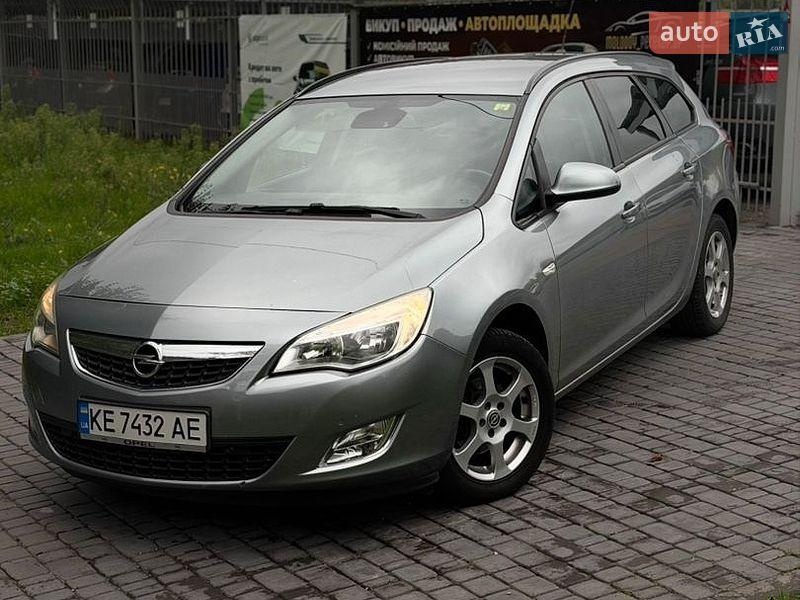 Opel Astra 2011