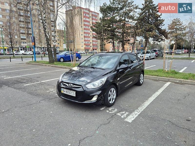 Hyundai Accent 2012