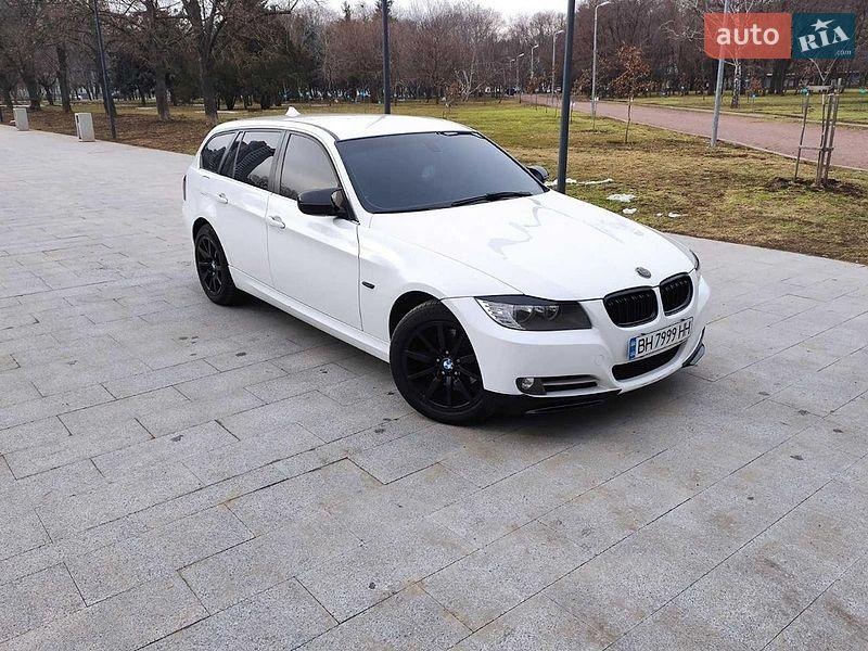 BMW 3 Series 2011