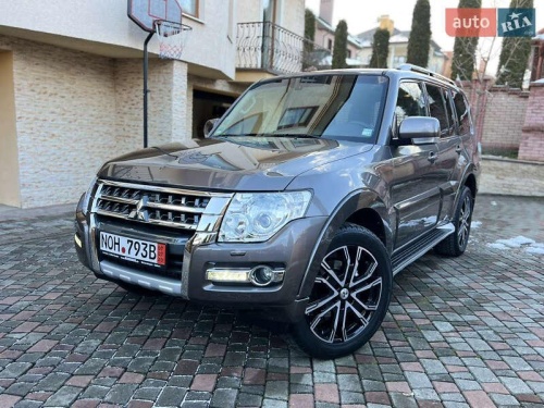Mitsubishi Pajero Wagon 2013
