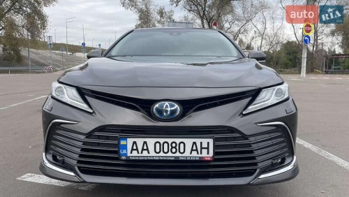 Toyota Camry 2021