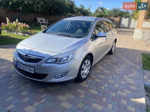 Opel Astra 2011