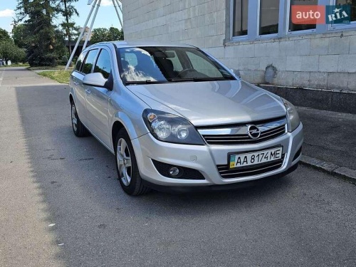 Opel Astra 2012