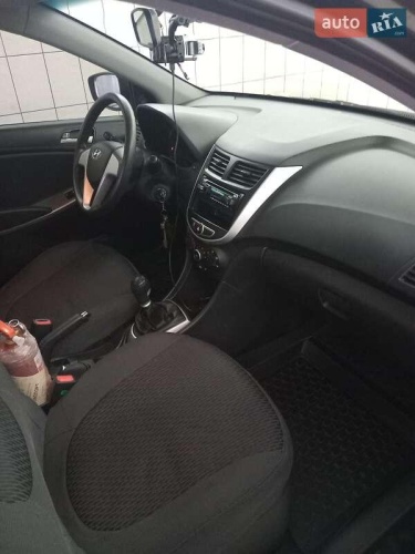 Hyundai Accent 2011