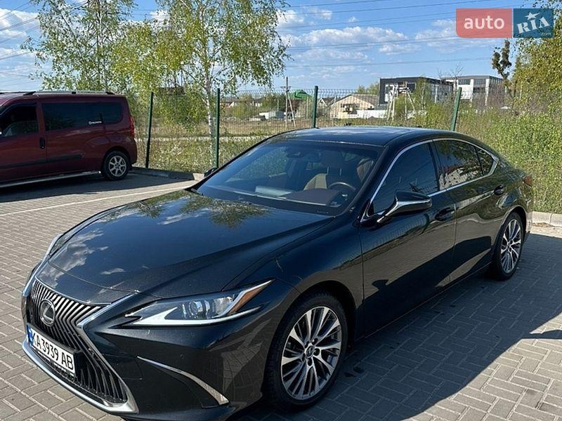 Lexus ES 2020