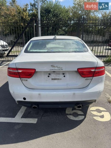 Jaguar XE 2016