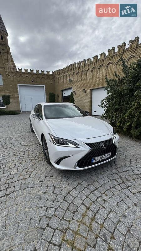 Lexus ES 2024