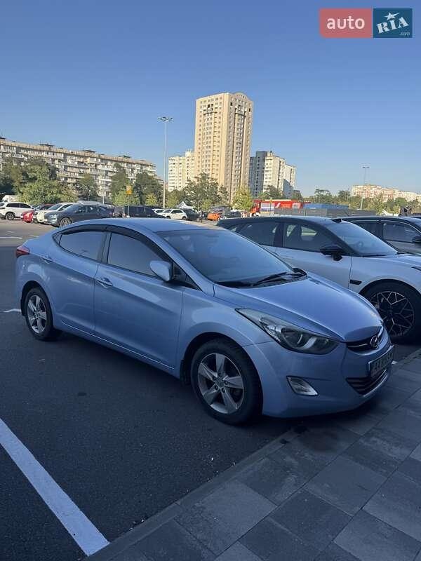 Hyundai Elantra 2013