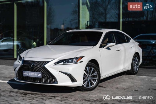 Lexus ES 2020