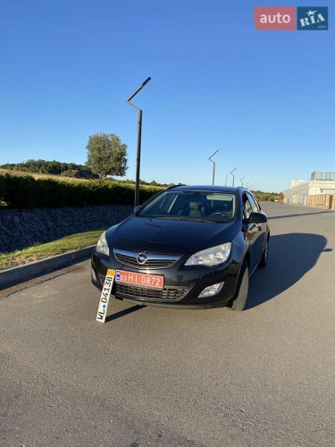 Opel Astra 2012