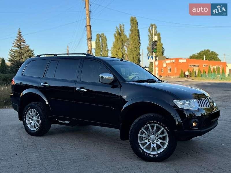 Mitsubishi Pajero Sport 2013