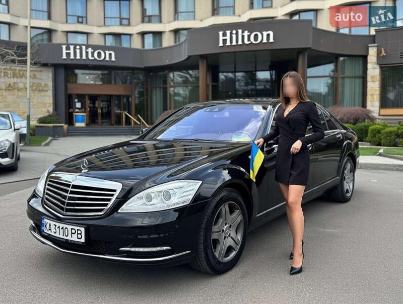 Mercedes-Benz S-Class 2011