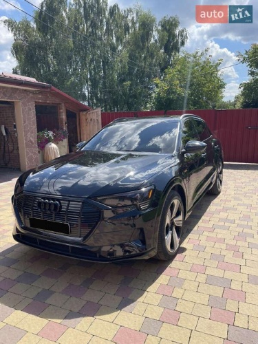 Audi e-tron 2021