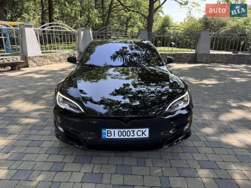 Tesla Model S 2020