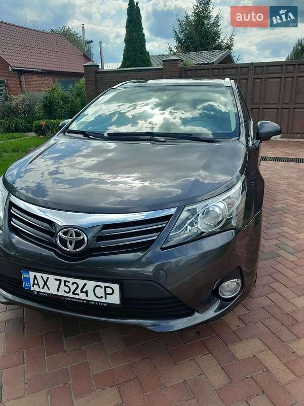 Toyota Avensis 2012