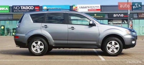 Mitsubishi Outlander 2012