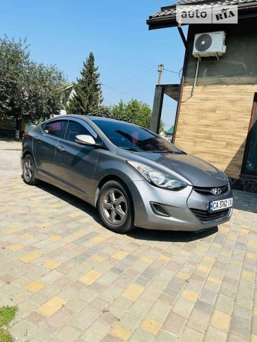 Hyundai Avante 2012