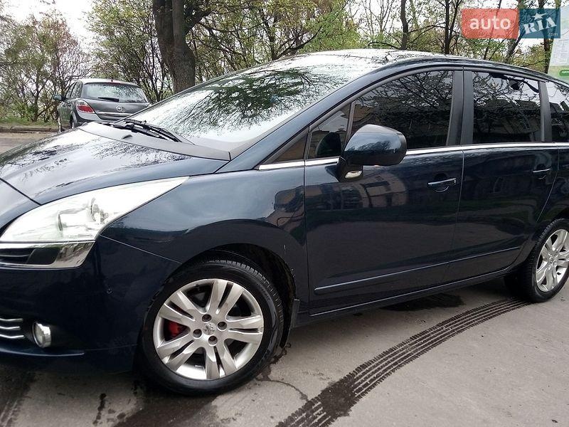 Peugeot 5008 2011