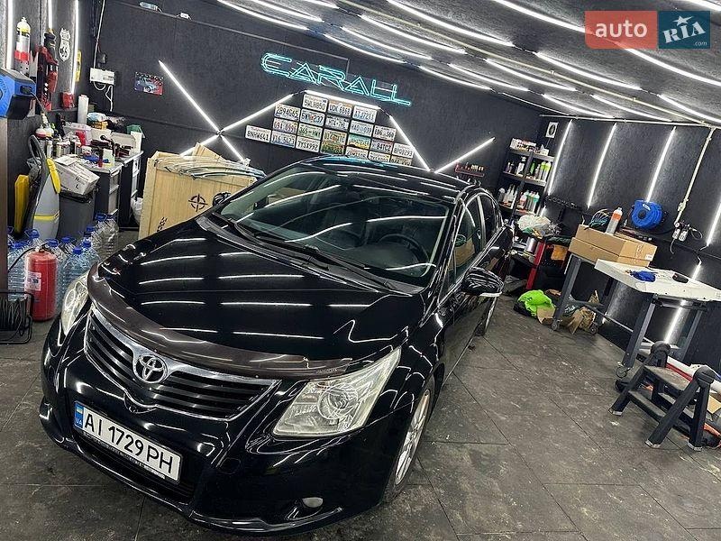 Toyota Avensis 2011