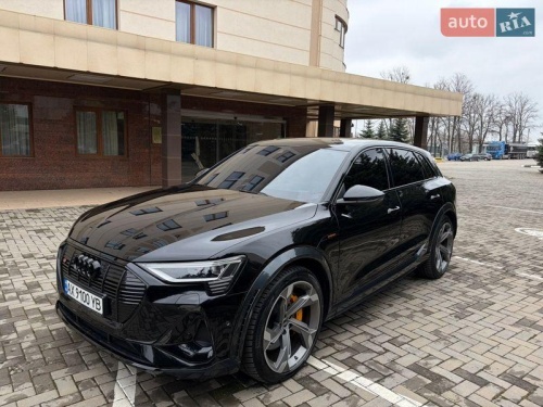 Audi e-tron S 2021
