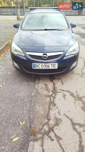 Opel Astra 2011