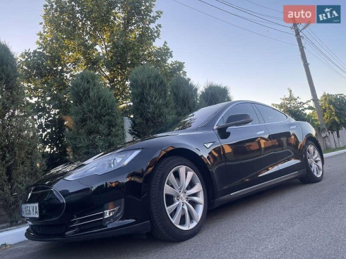 Tesla Model S 2015