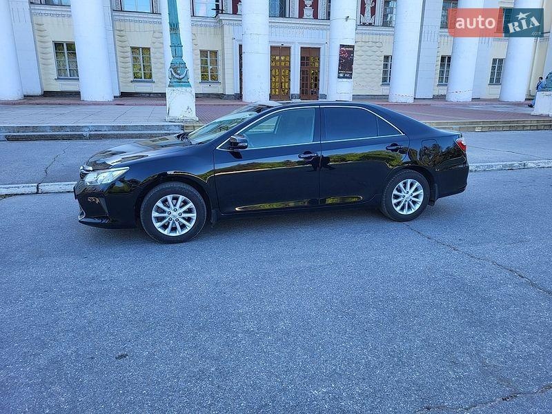 Toyota Camry 2015